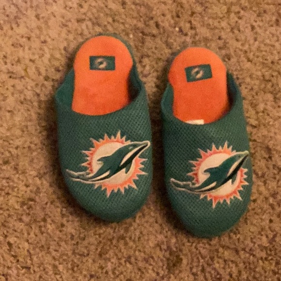 House Slippers size S (5-6) NWT - Picture 2 of 2